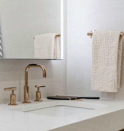 RHODES_Ensuite-faucet-detail-Vertical