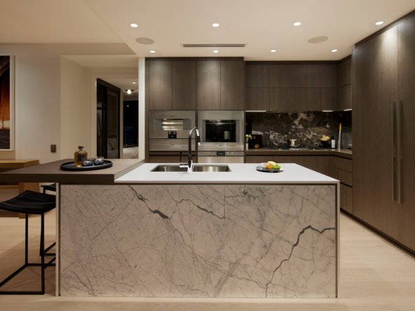 TESORO residences-6-marble-backsplash-kitchen
