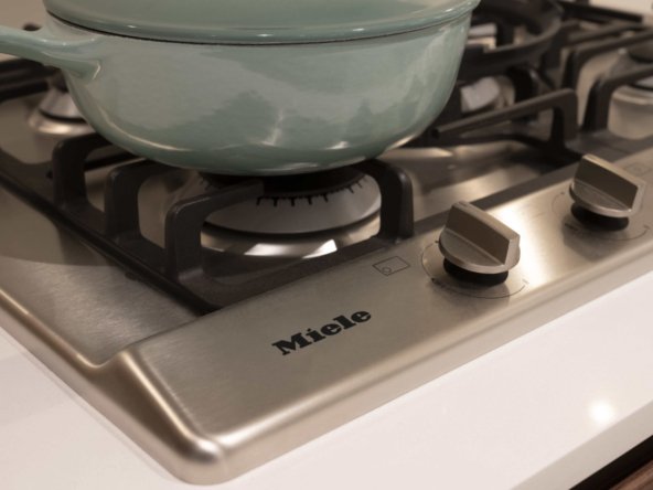 parkresidencesII_kitchenstove-1536x1022