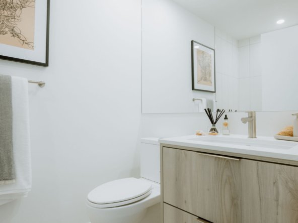 LUPINE-2 Bed _ Bathroom