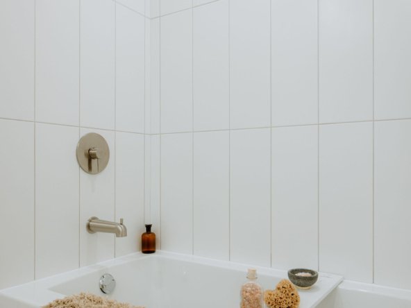 LUPINE-2 Bed _ Bathtub